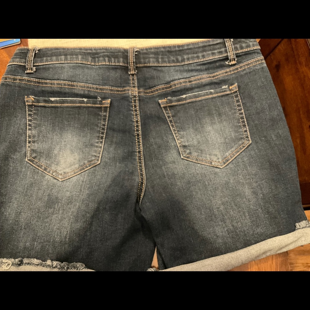Girls Shorts - Picture 2 of 2